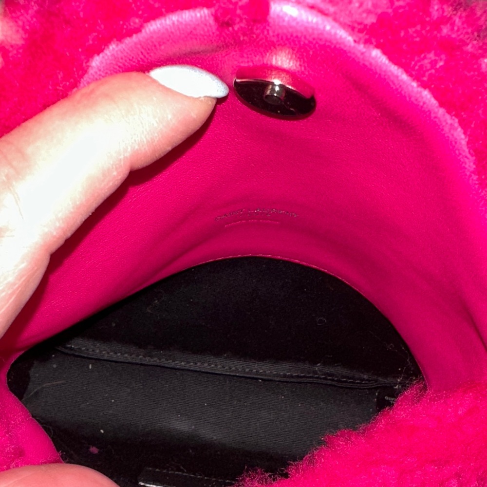 Yves Saint Laurent pouch puffy shearling clutch - Picture 5 of 12